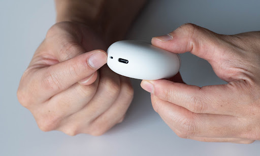 新たにスピーカーがついた Google Pixel Buds Pro 2 のケース