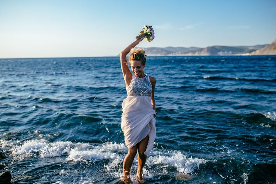 Fotografo di matrimoni Valeriy Skurydin (skvalval). Foto del 15 marzo 2016