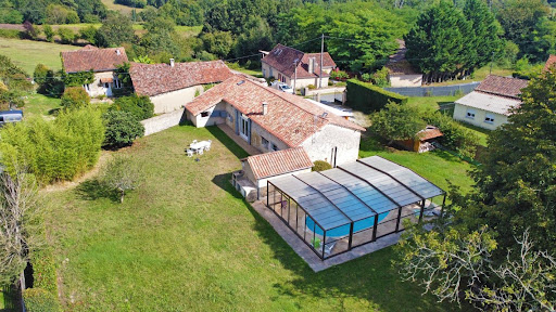 House with pool 2
