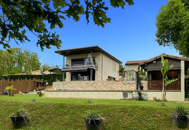 House with pool and terrace 11