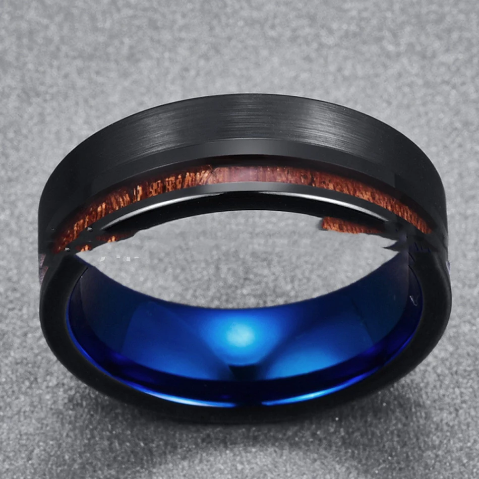 Anel masculino simples de aço tungstênio fosco. Design elegante e discreto. Resistente, durável e perfeito para um visual sofisticado e moderno.