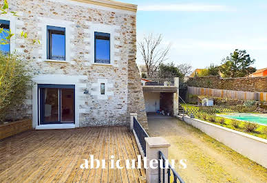 Maison avec piscine et terrasse 10