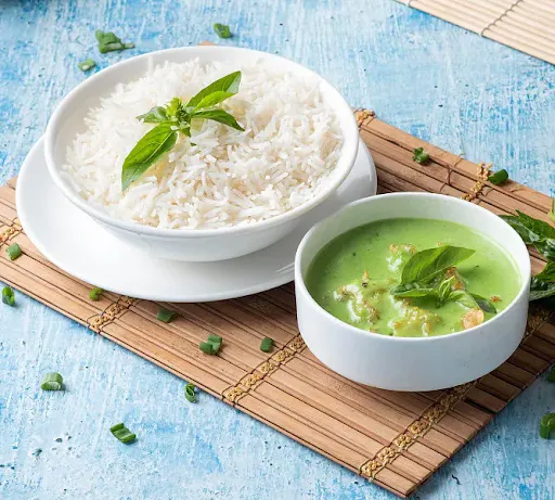 Chicken Green Thai Curry With Steam Rice