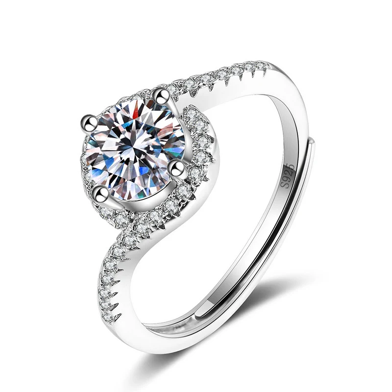 Title 24, Damesring met imitatie moissaniet diamant. Schi...