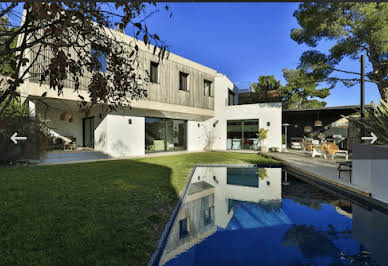 Maison avec piscine et jardin 3