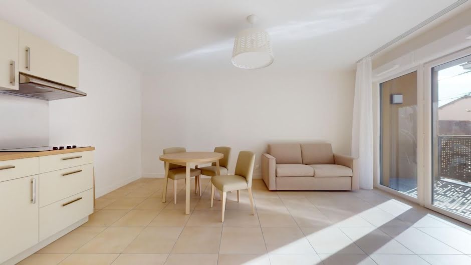 Location meublée appartement 3 pièces 63 m² à Villefranche-sur-saone (69400), 800 €