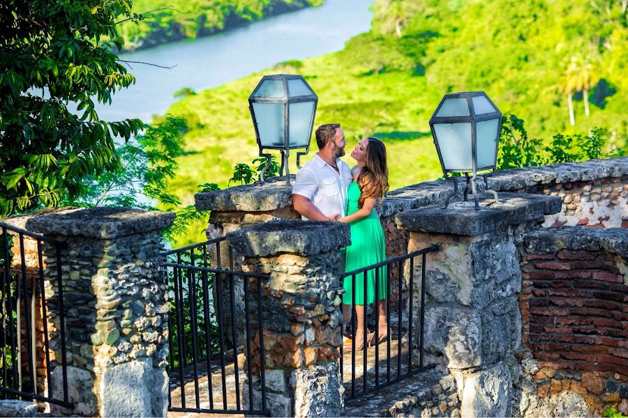 Fotógrafo de bodas Elena Bukhtoyarova (lebv64). Foto del 20 de mayo 2018