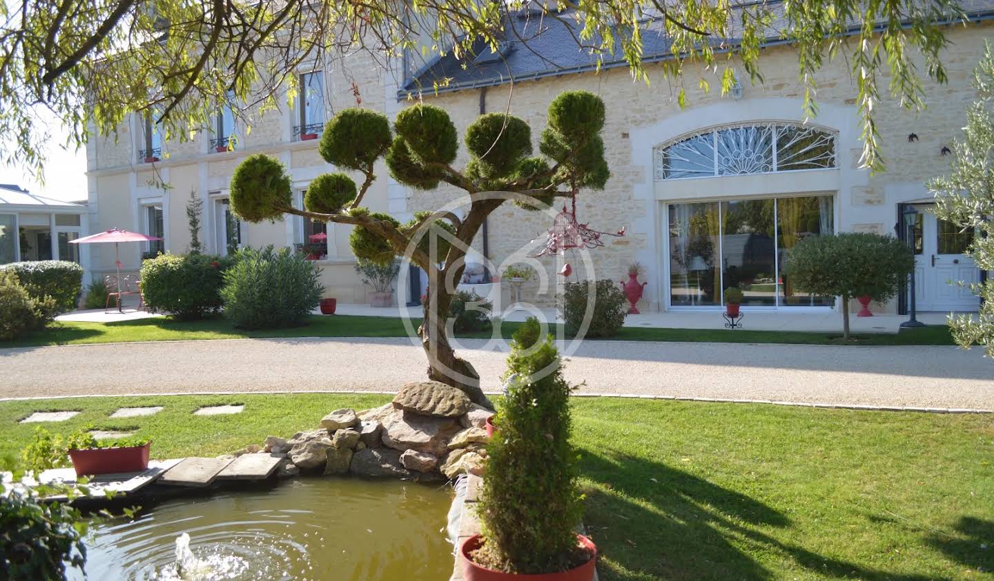 House with pool Poitiers