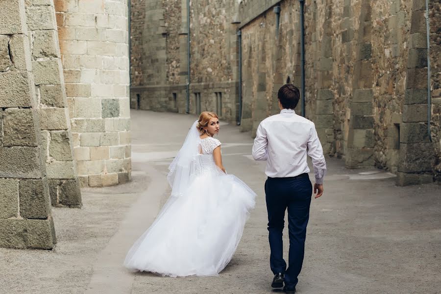 Fotografo di matrimoni Elizaveta Avakova (avakova). Foto del 23 gennaio 2016