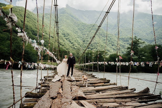 Fotografo di matrimoni Svetlana Bazhnina (bazhninaphoto). Foto del 31 luglio 2019