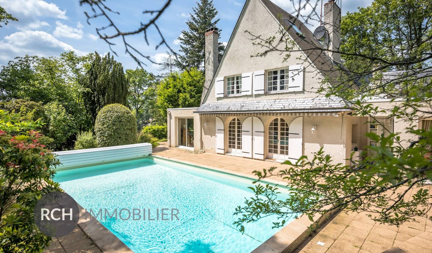 House with pool and terrace Villiers-Saint-Fréderic