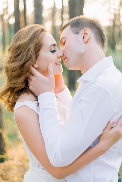 Fotografo di matrimoni Yuliia Svitla (svitla). Foto del 15 aprile 2019