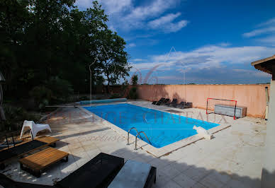 Villa with pool and terrace 3