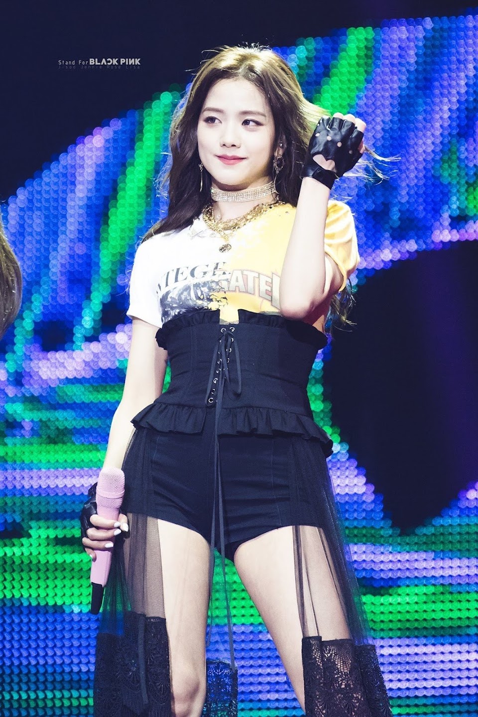 10+ Times BLACKPINK's Jisoo Looked Gorgeous AF In A Corset - Koreaboo