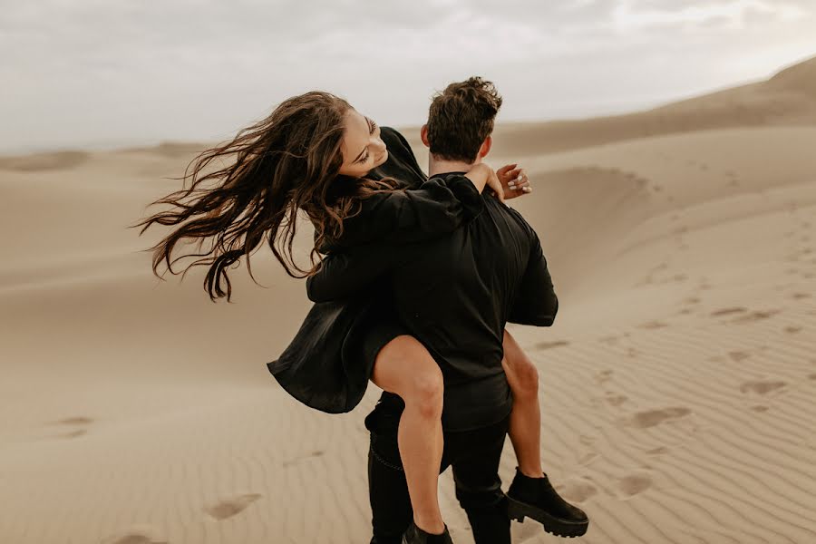 Fotografo di matrimoni Oksana Pastushak (kspast). Foto del 10 aprile 2020