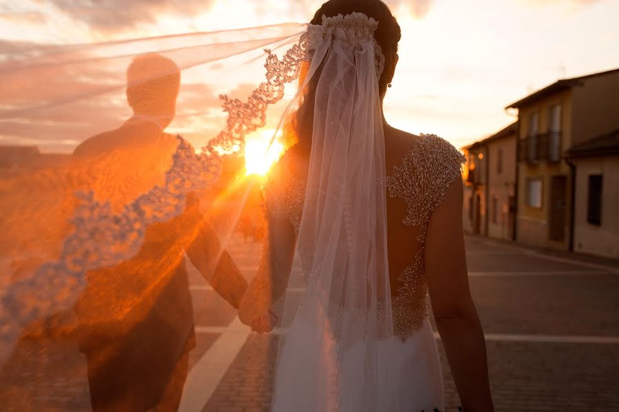 Vestuvių fotografas Raúl Radiga (radiga). Nuotrauka 2017 spalio 2