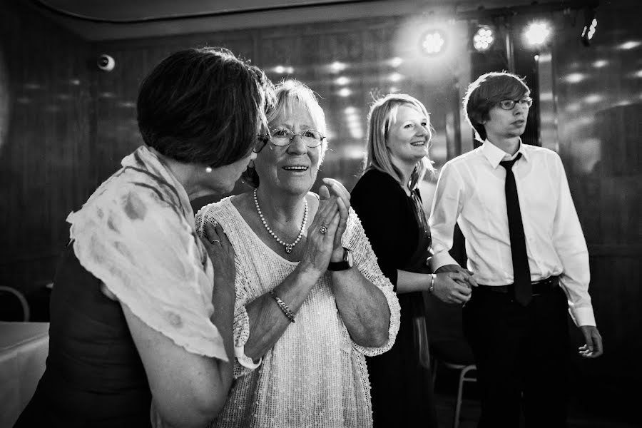 Fotograful de nuntă Juri Khačadurov (elegantehochzeit). Fotografia din 6 decembrie 2022