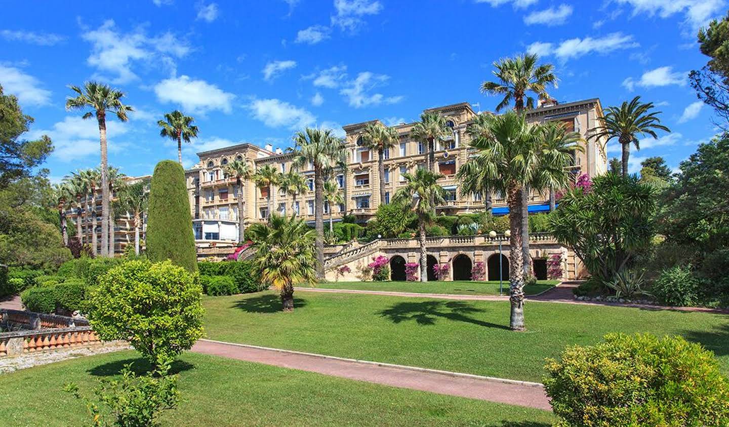 Apartment with terrace Cannes