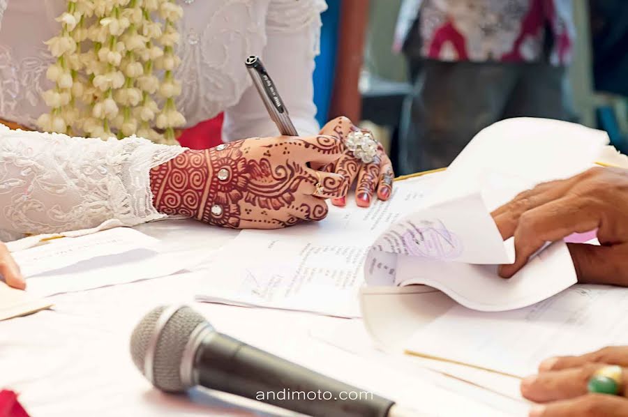 Fotografo di matrimoni Andi Kusuma Andi (andimoto). Foto del 7 aprile 2017