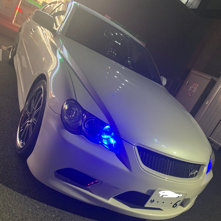 マークXのマークX・ヴェルティガ・洗車・コンビニ駐車場にてに関するカスタム事例の投稿画像1枚目