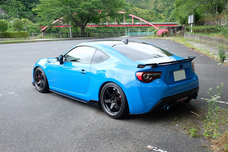 86のRAYS・TE37SL・ブライトブルーに関するカスタム事例の投稿画像3枚目