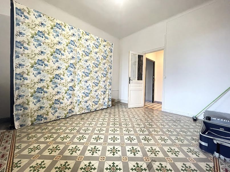 Vente appartement 2 pièces 64 m² à Nimes (30000), 119 000 €