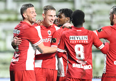 LIVE: Mark Van Bommel grijpt serieus in na verloren bekerfinale, één wijziging bij Cercle Brugge