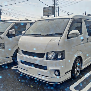 ハイエースバン TRH200V