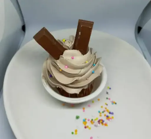 KitKat Chocolate Cupcake [2 Pieces]