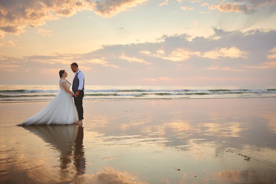 Fotografo di matrimoni Francisco Quirós (franciscoquiro). Foto del 3 dicembre 2020