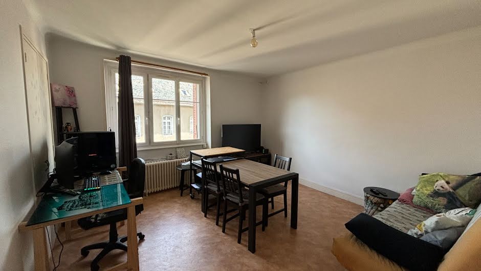 Location  appartement 3 pièces 75 m² à Saint-Flour (15100), 525 €