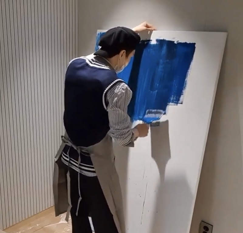 Suga's Blue Painting Live Session