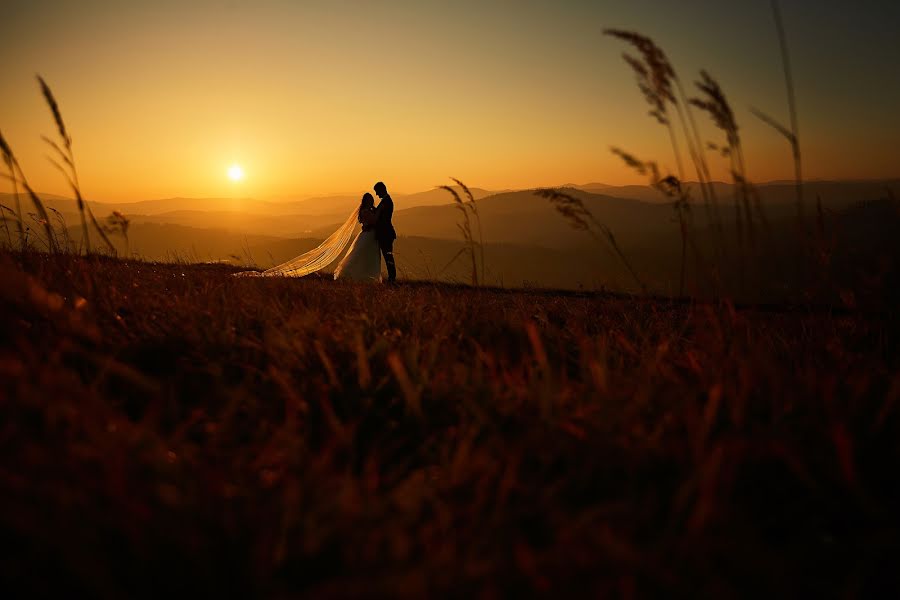 Fotografo di matrimoni Mateusz Przybyla (przybyla). Foto del 4 novembre 2019