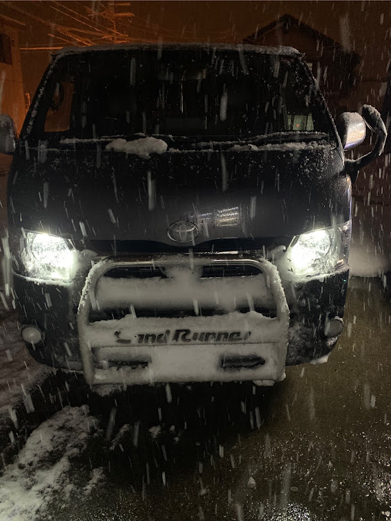 ハイエースバンの人の目は気にしない(笑)・年末のご挨拶・大晦日・スノーアタックに関するカスタム事例の投稿画像1枚目