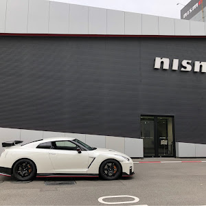 NISSAN GT-R