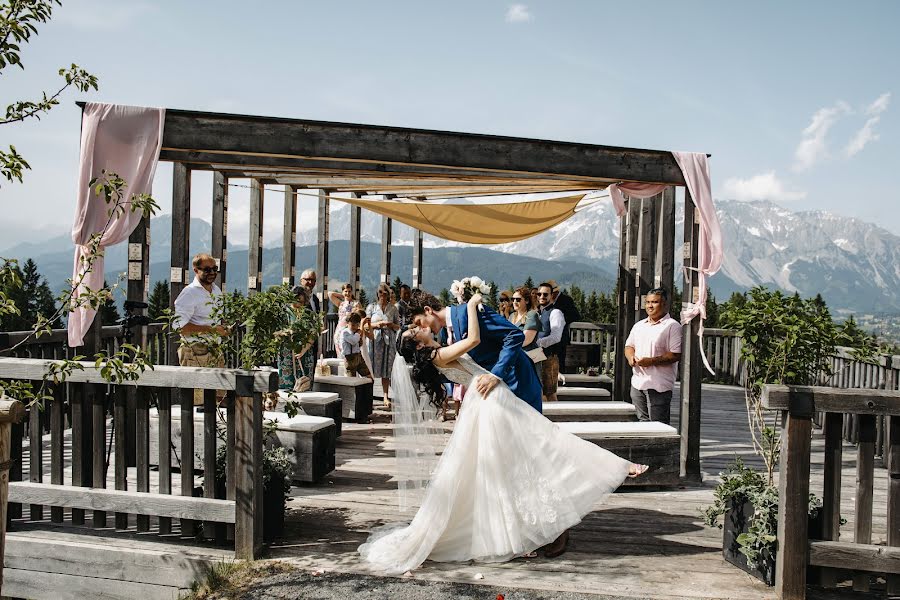 Fotógrafo de casamento Sasha Akopova (terrakopova). Foto de 28 de julho 2023