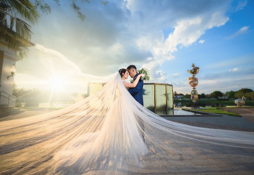 Fotógrafo de casamento Bruno Urbina (brunoneptuno). Foto de 15 de março 2023