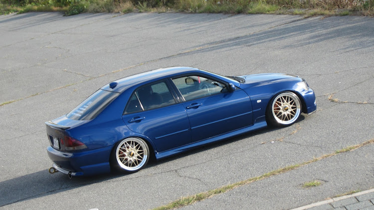 アルテッツァの車高調整・日章旗・河川敷・オフ会に関するカスタム事例の投稿画像3枚目