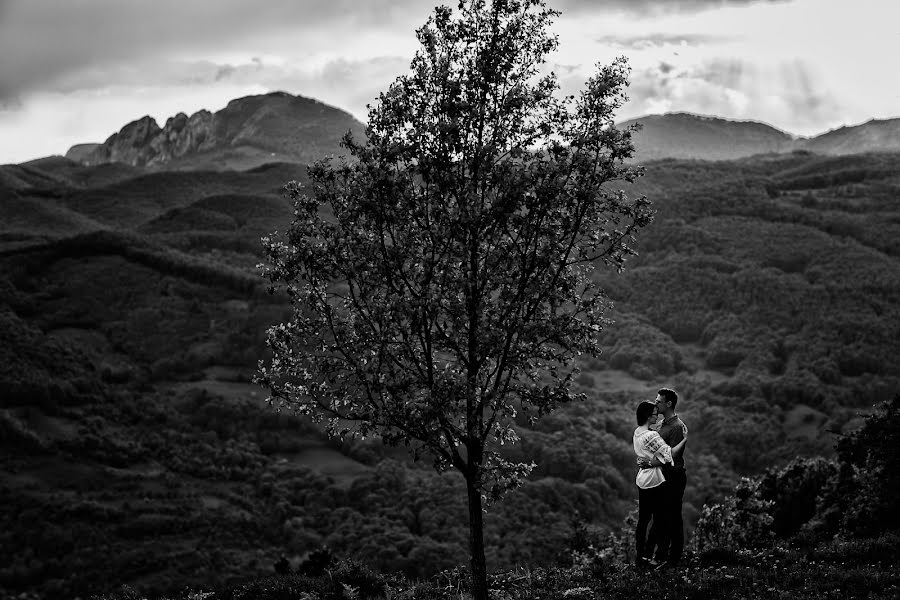 Fotograful de nuntă Casian Podarelu (casian). Fotografia din 2 mai 2016