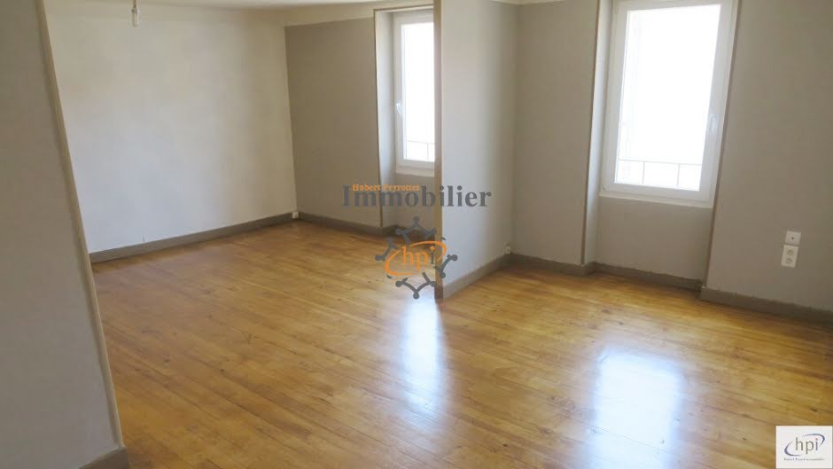 Location  appartement 3 pièces 78 m² à Saint-Affrique (12400), 395 €