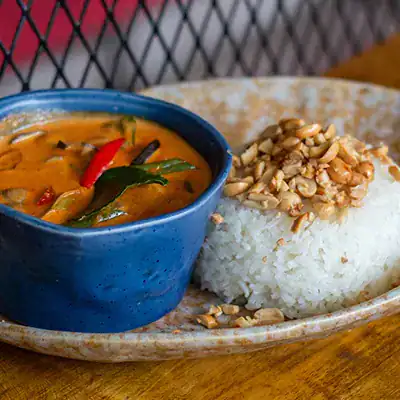 Street Vendor'S Panang Curry Bowl Mixed Vegetables