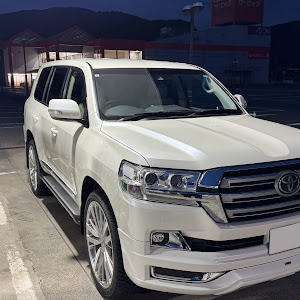 ランドクルーザー URJ202W