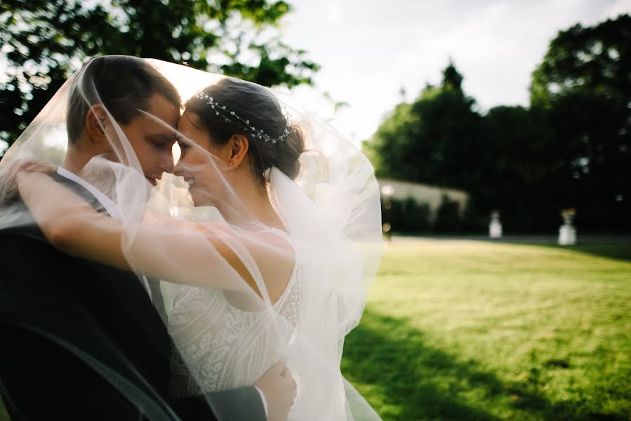 Fotógrafo de casamento Yuriy Stebelskiy (blueclover). Foto de 13 de julho 2019