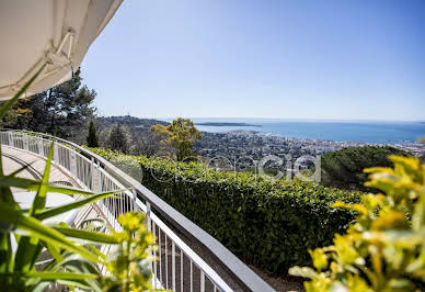 Appartement avec terrasse et piscine 4