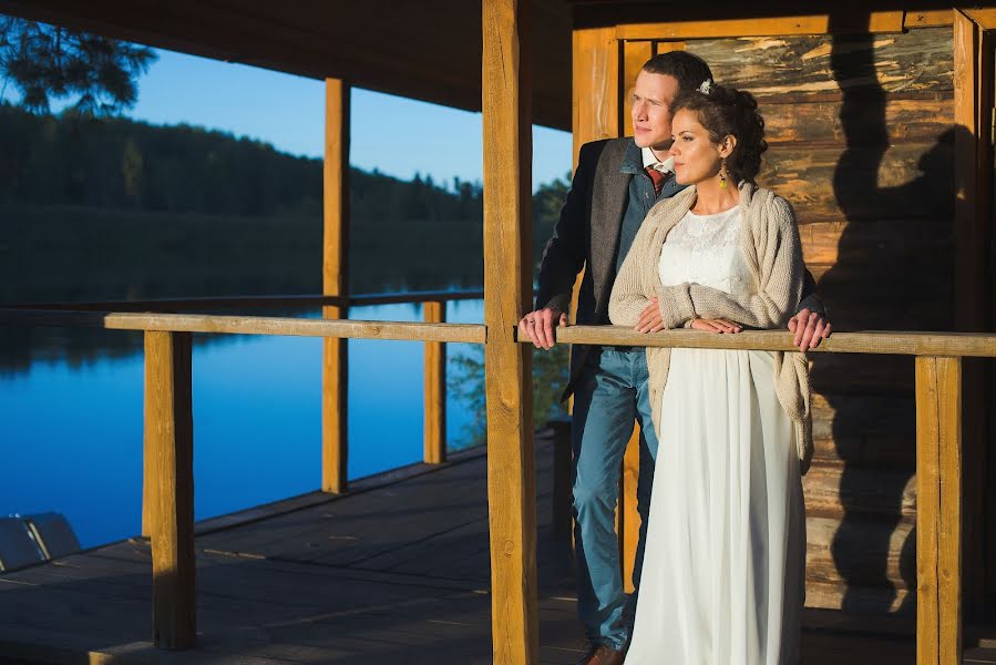 Fotógrafo de casamento Anton Dirin (nirid). Foto de 25 de dezembro 2014