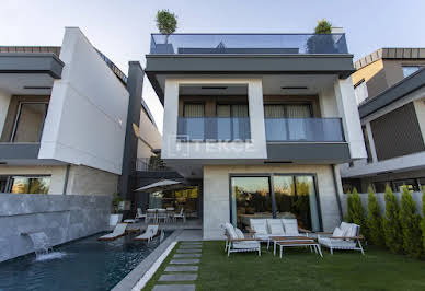 House with pool and terrace 7