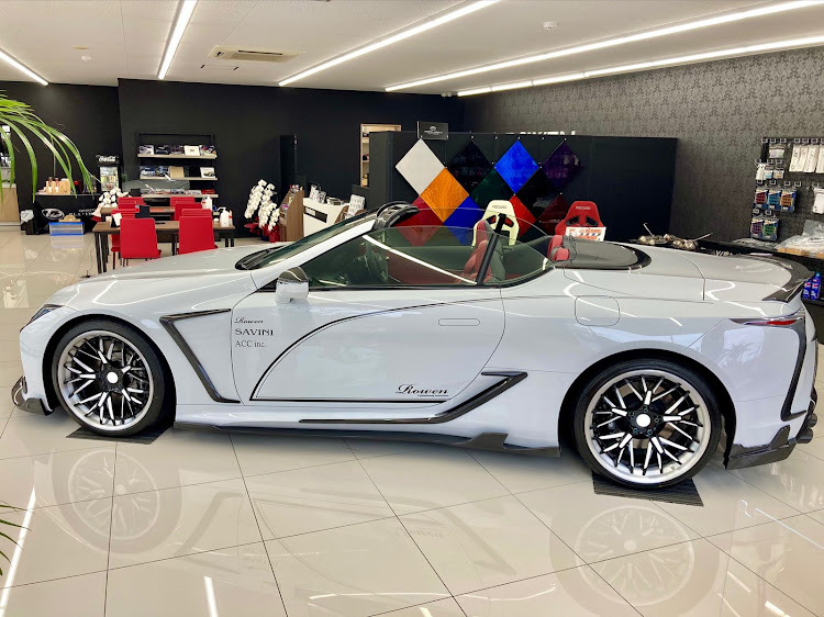 DAI-KOOさんが投稿したROWEN・ROWEN YOKOHAMA・LC500convertible・加工画像に関するカスタム事例の投稿画像4枚目
