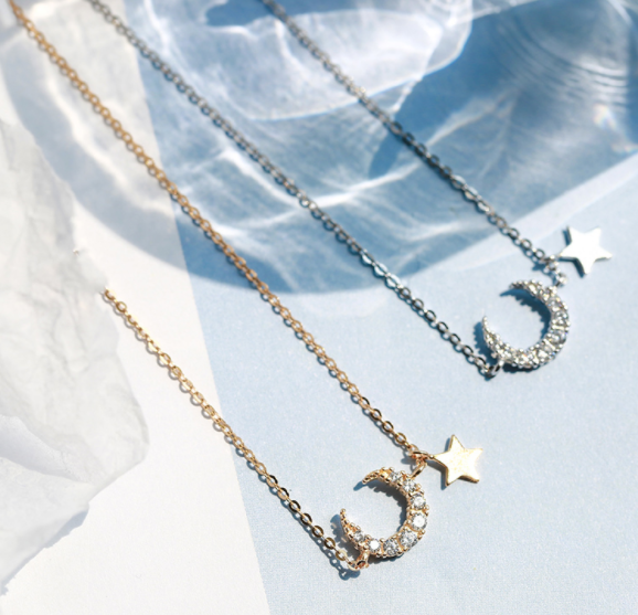 Moon stars pull necklace