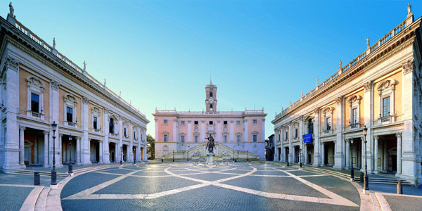 Piata Capitoliului din Roma. Vedere in lungul axei.