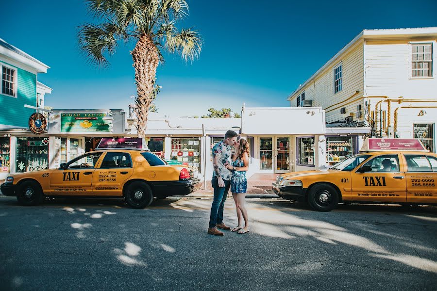 Fotógrafo de casamento Veronika Radkevich (fashion4artphoto). Foto de 13 de outubro 2019